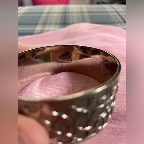 COACH Silver Enamel Signature C Chunky Bangle Bracelet Y2K - Picture 5 of 6